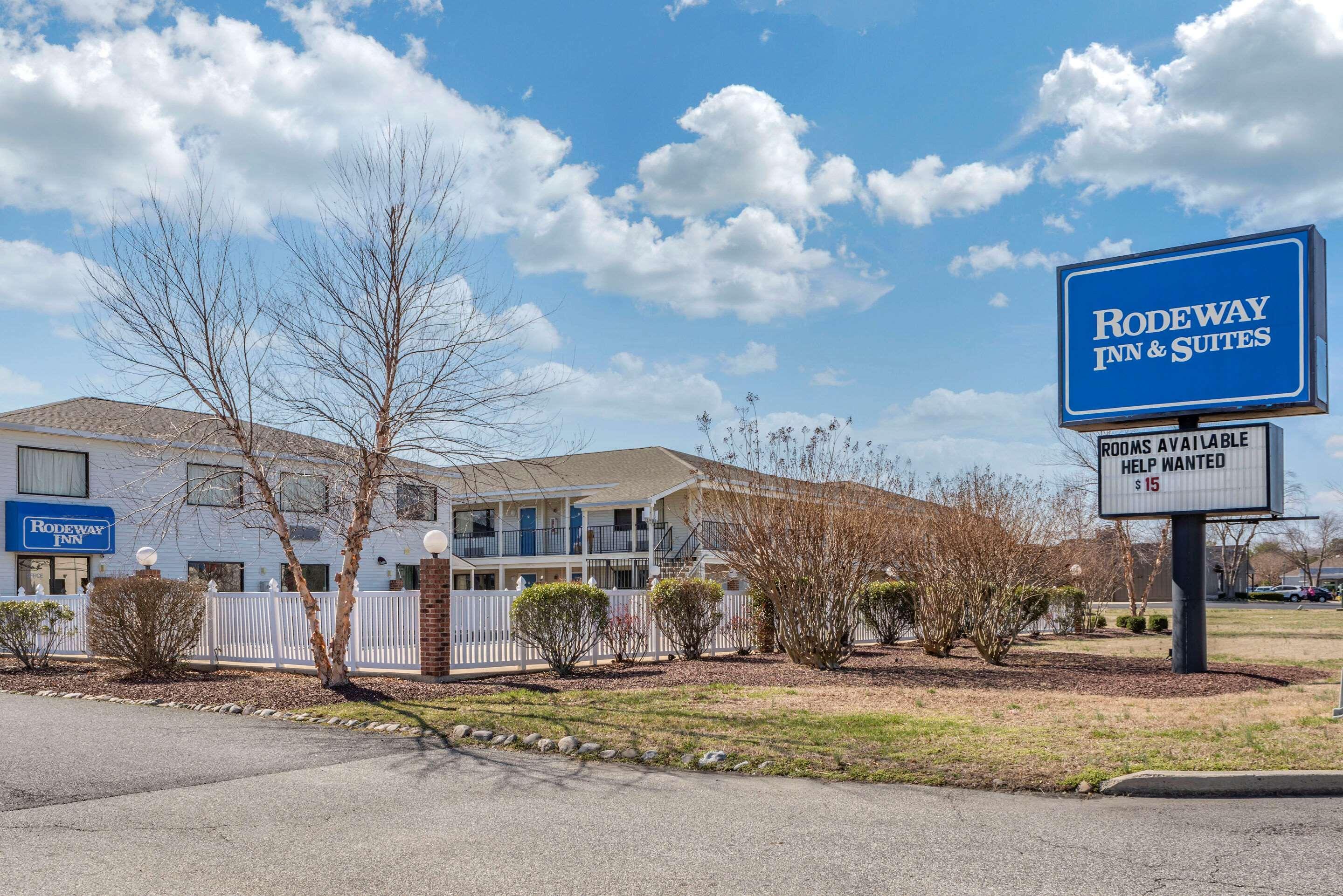 Rodeway Inn & Suites Rehoboth Beach Exterior photo