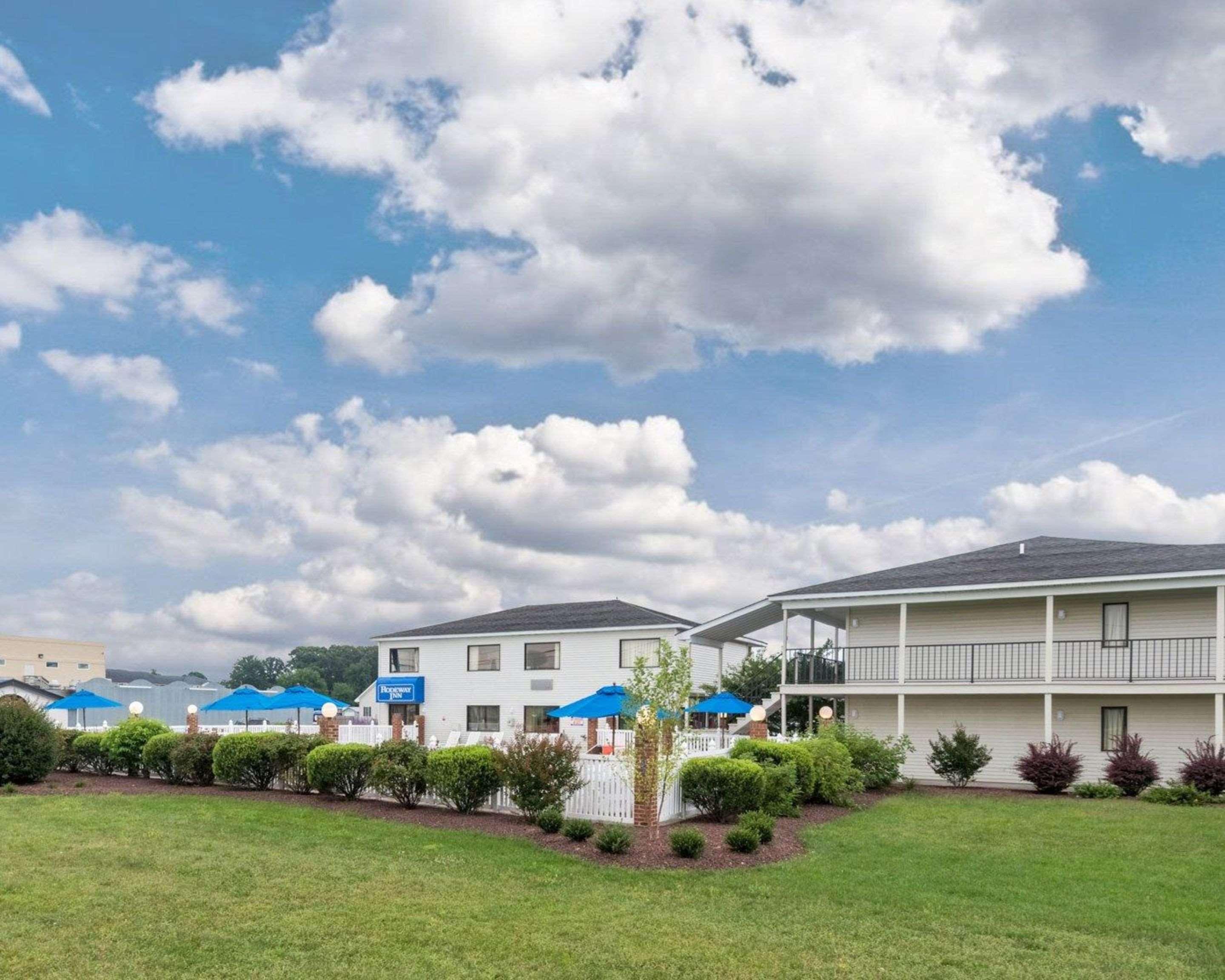 Rodeway Inn & Suites Rehoboth Beach Exterior photo